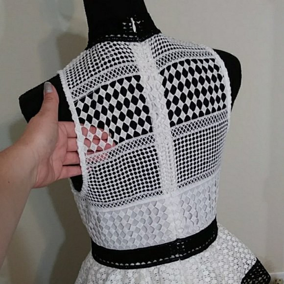 Forever 21 Black & White Sleeveless Dress - Picture 4 of 7